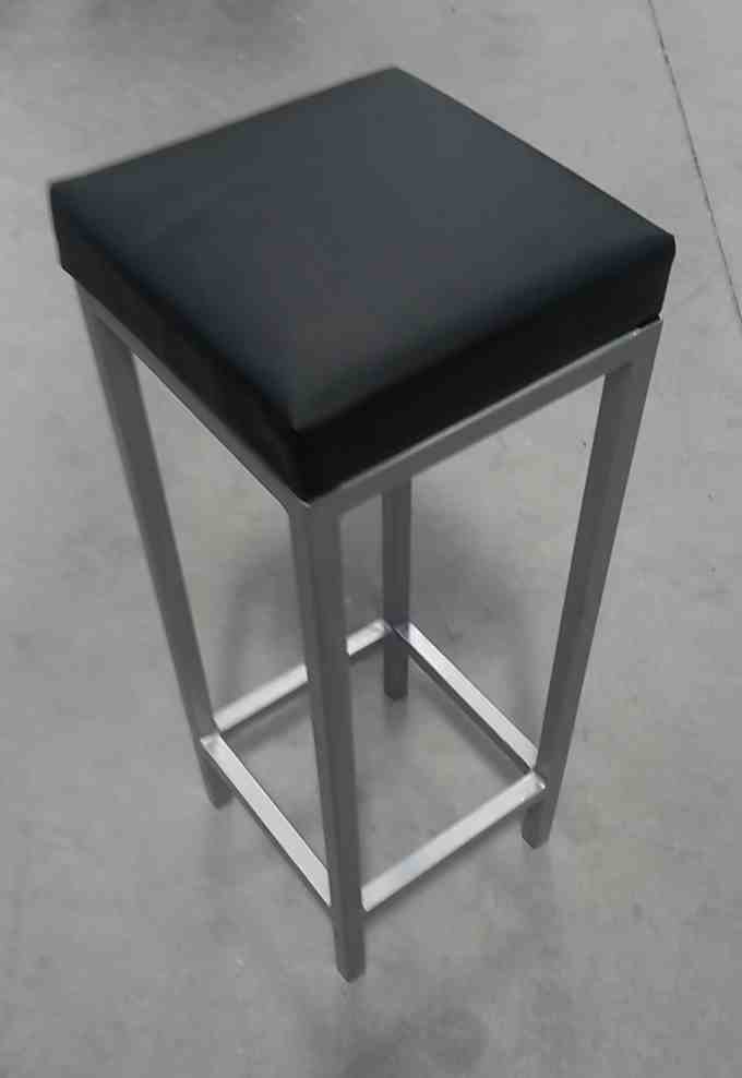Barová stolička, čierna čalúnená